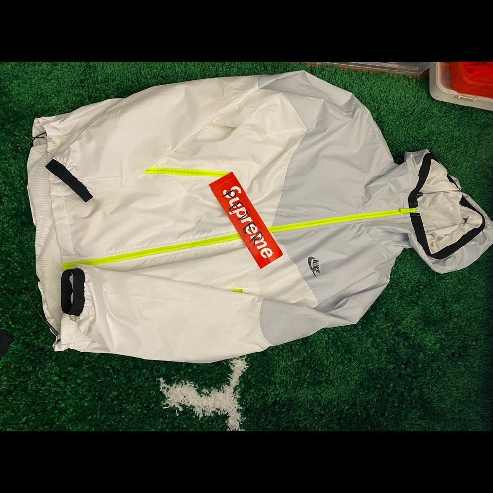 Nike Windbreaker Size M